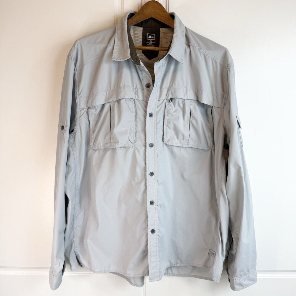 REI Shirt Size XL Mesh Vented, Pockets Roll Tab Sleeves Hiking Camping Mens Gray